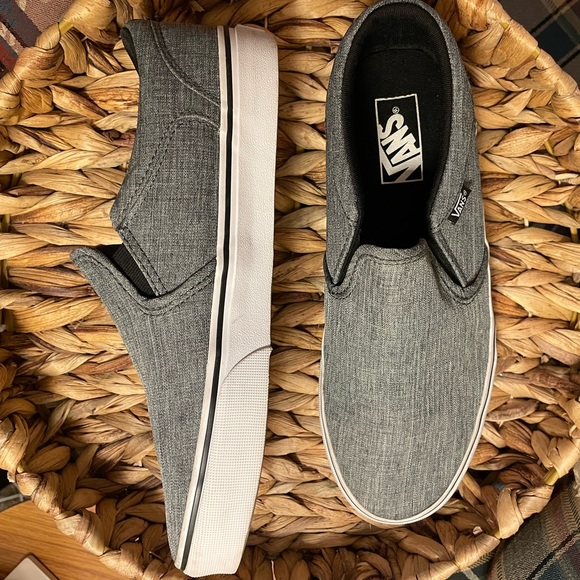 Men’s Vans - Picture 2 of 7